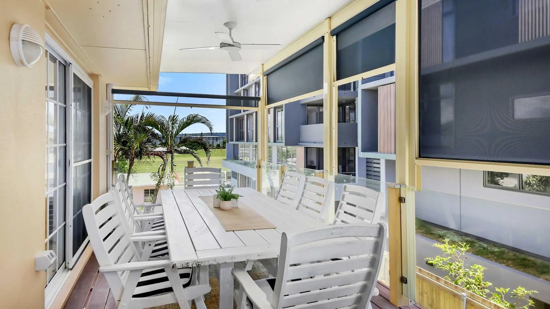 The Pacific - Absolute Beachfront In Buddina Ferienhaus
