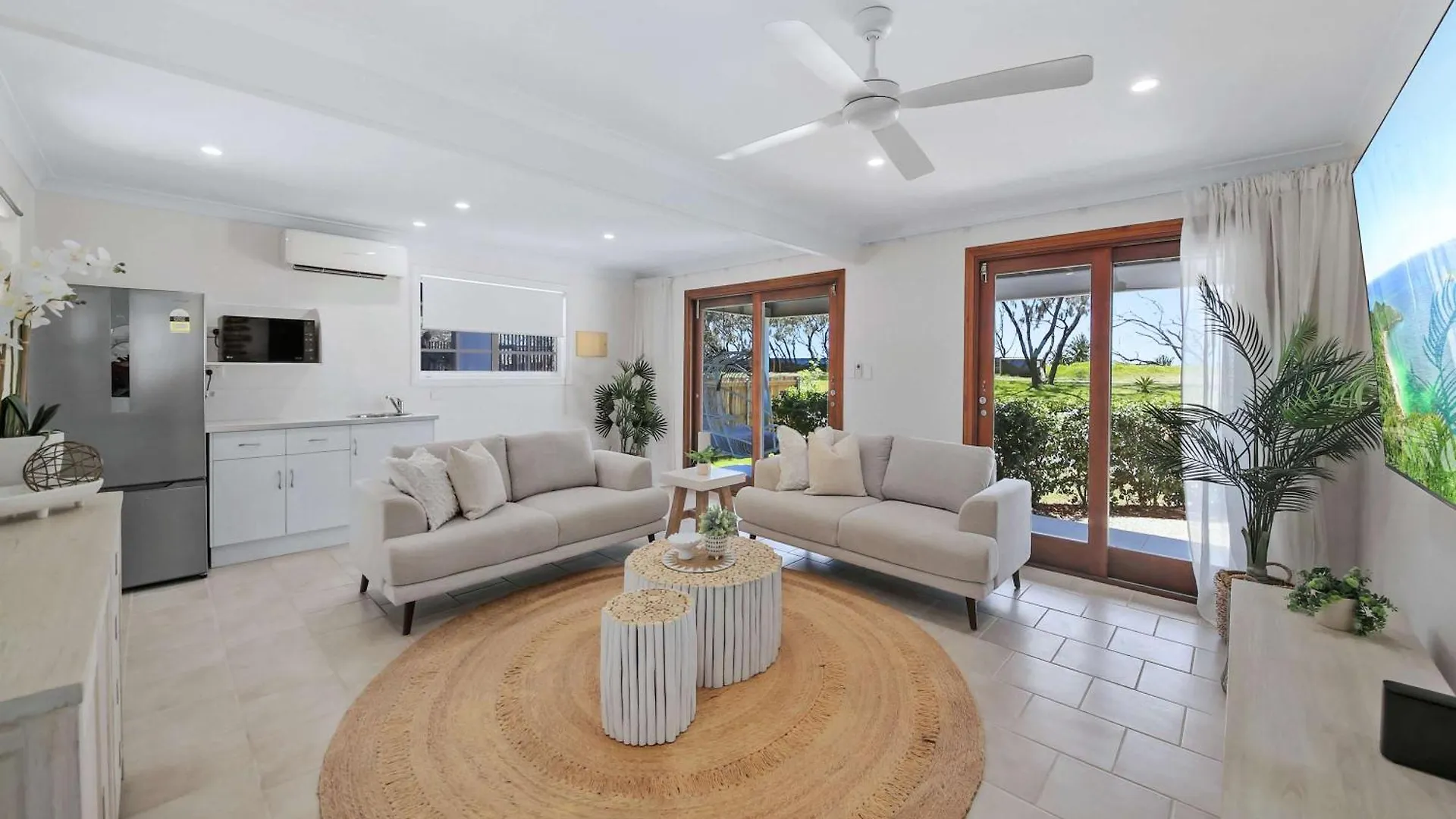 Ferienhaus The Pacific - Absolute Beachfront In Buddina Australien