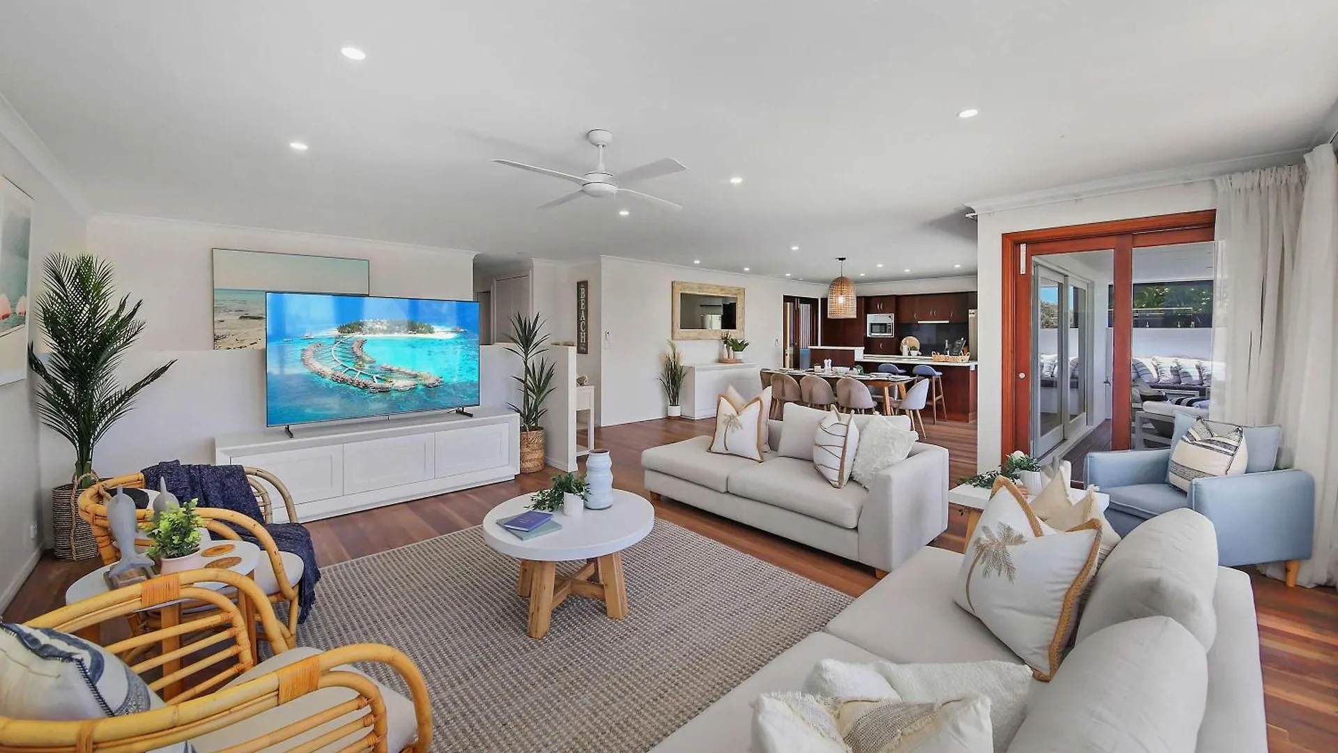 The Pacific - Absolute Beachfront In Buddina Ferienhaus